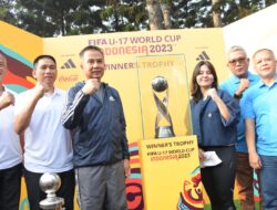 Trofi Piala Dunia U-17 Dipamerkan di Taman Dago Cikapayang
